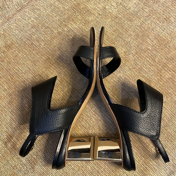 Nickolas Kirkwood black sandals with gold heel - Picture 5 of 8